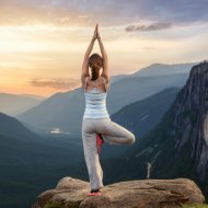 Era dorada & Vinyasa Yoga Beats & Lluvia de Yoga - Ritmos Suaves De Estiramiento Consciente